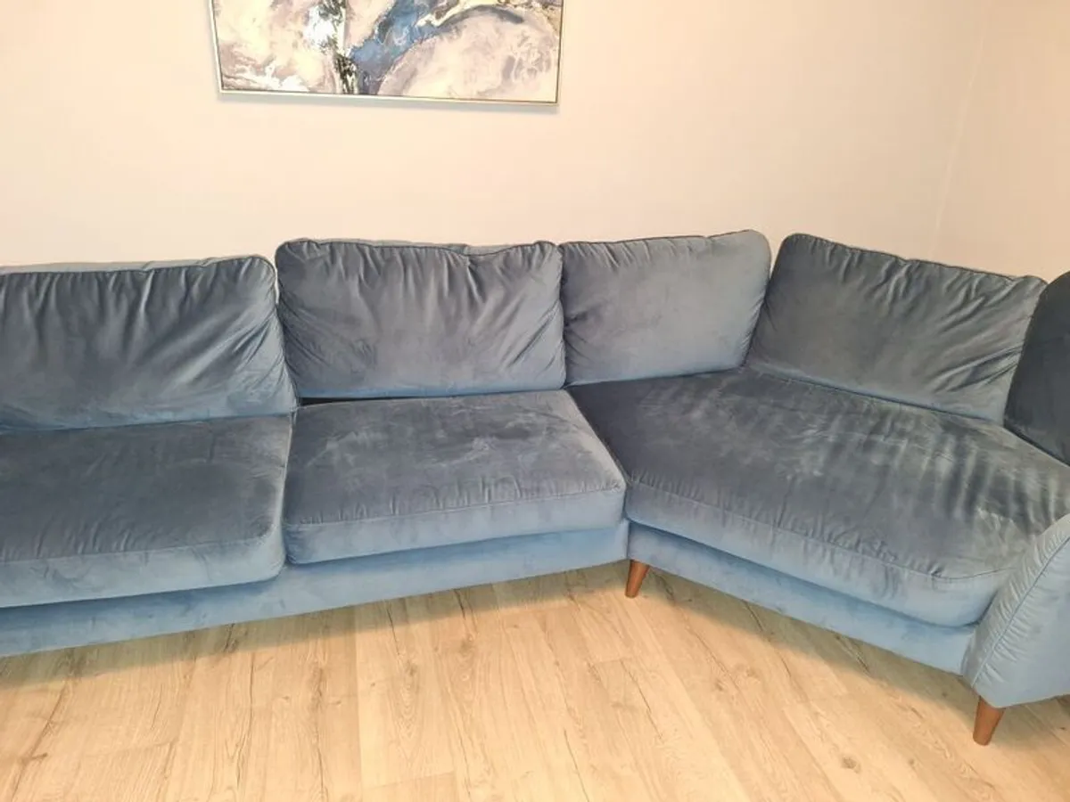 sofa - Image 1