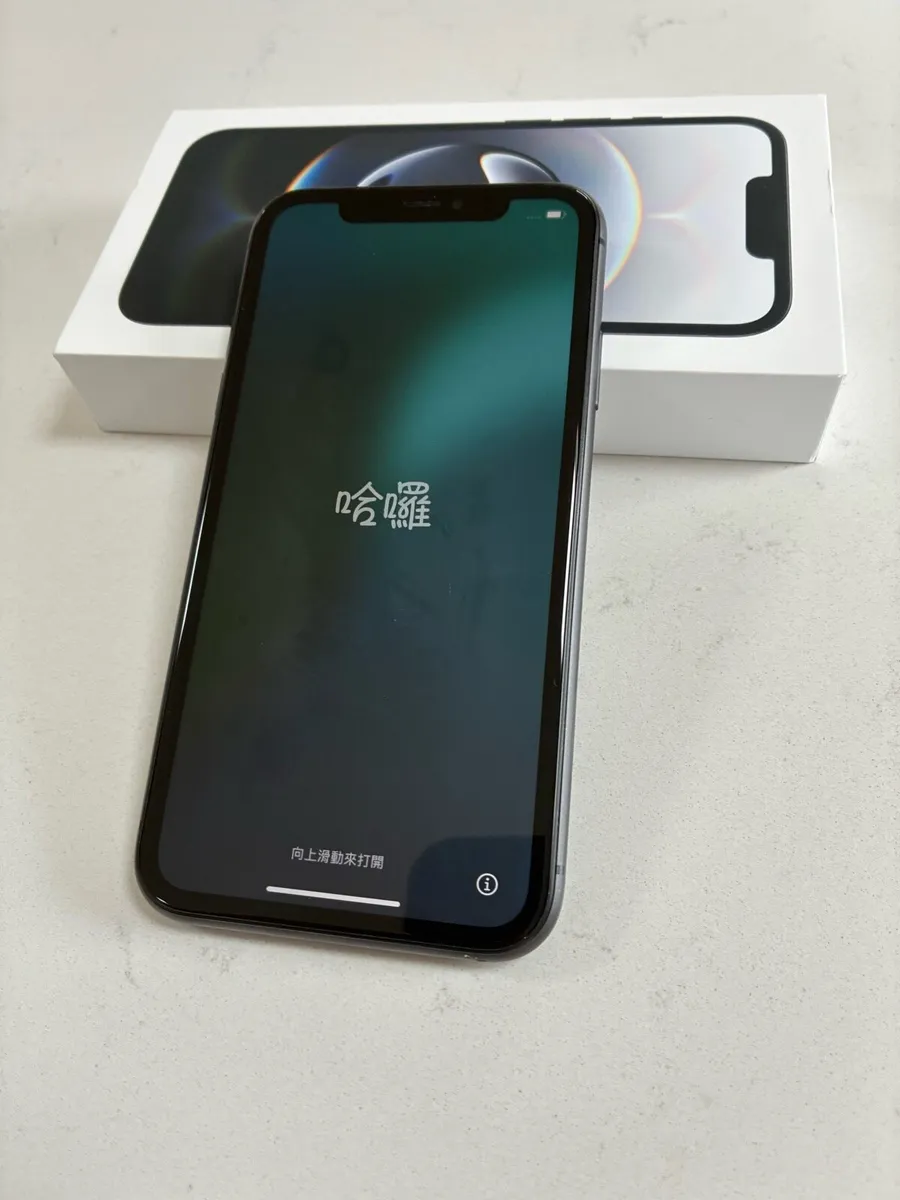iPhone 11 - Image 1