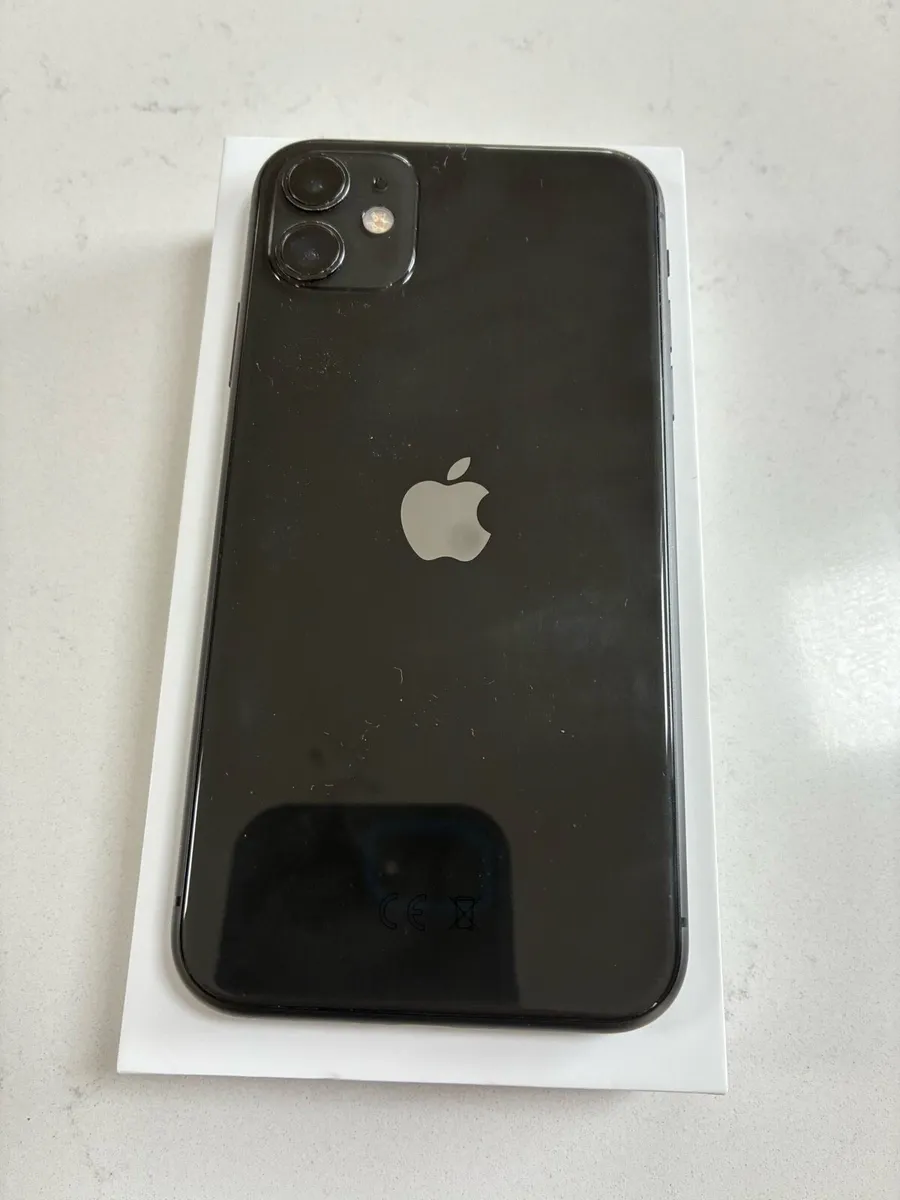 iPhone 11 - Image 2