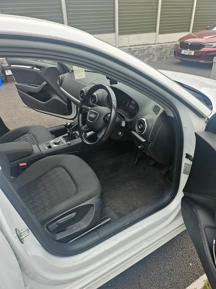 Audi A3 2016 - Image 2