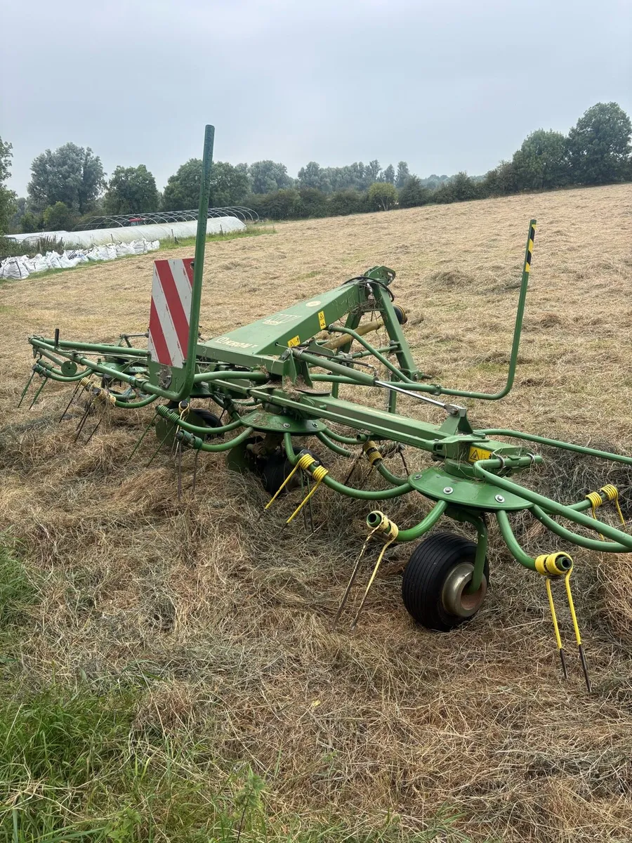 2018 Krone tedder - Image 1