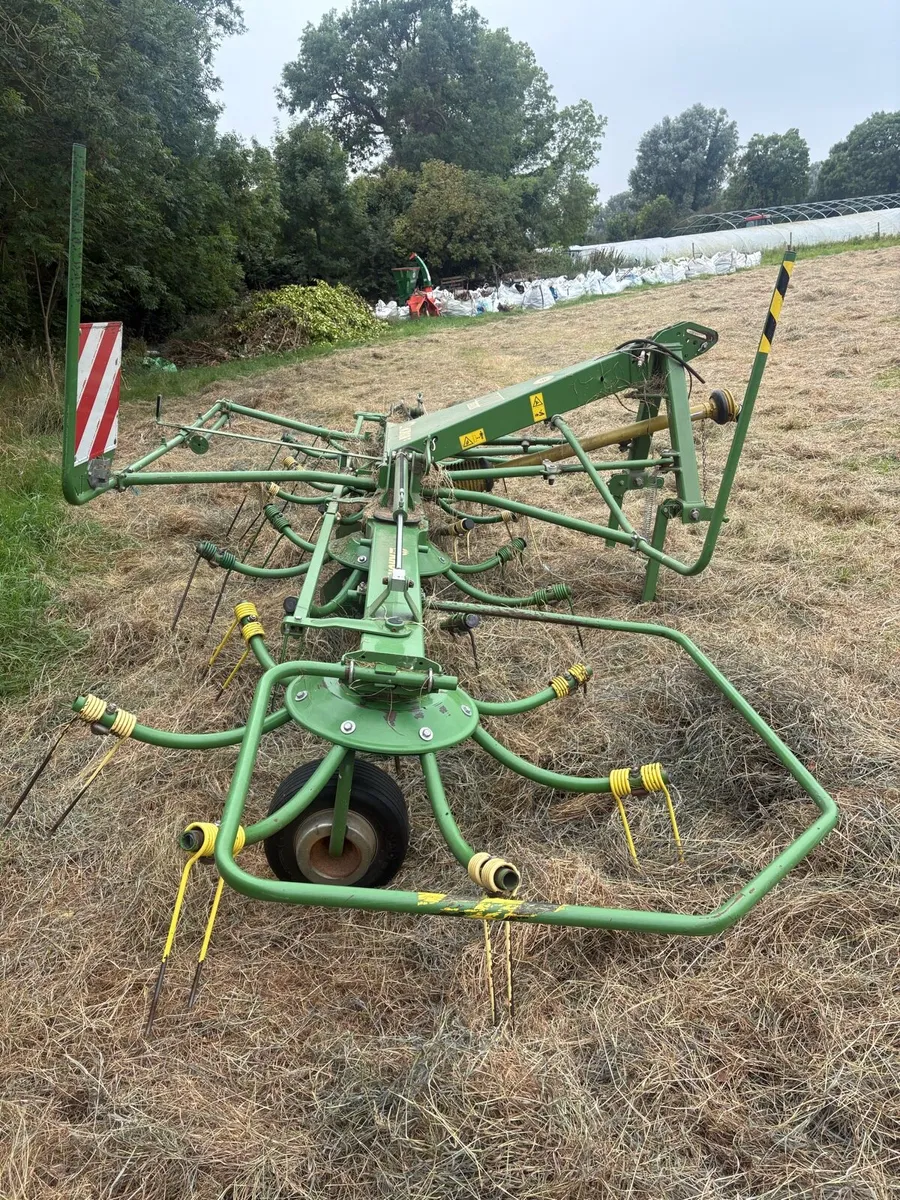 2018 Krone tedder - Image 2