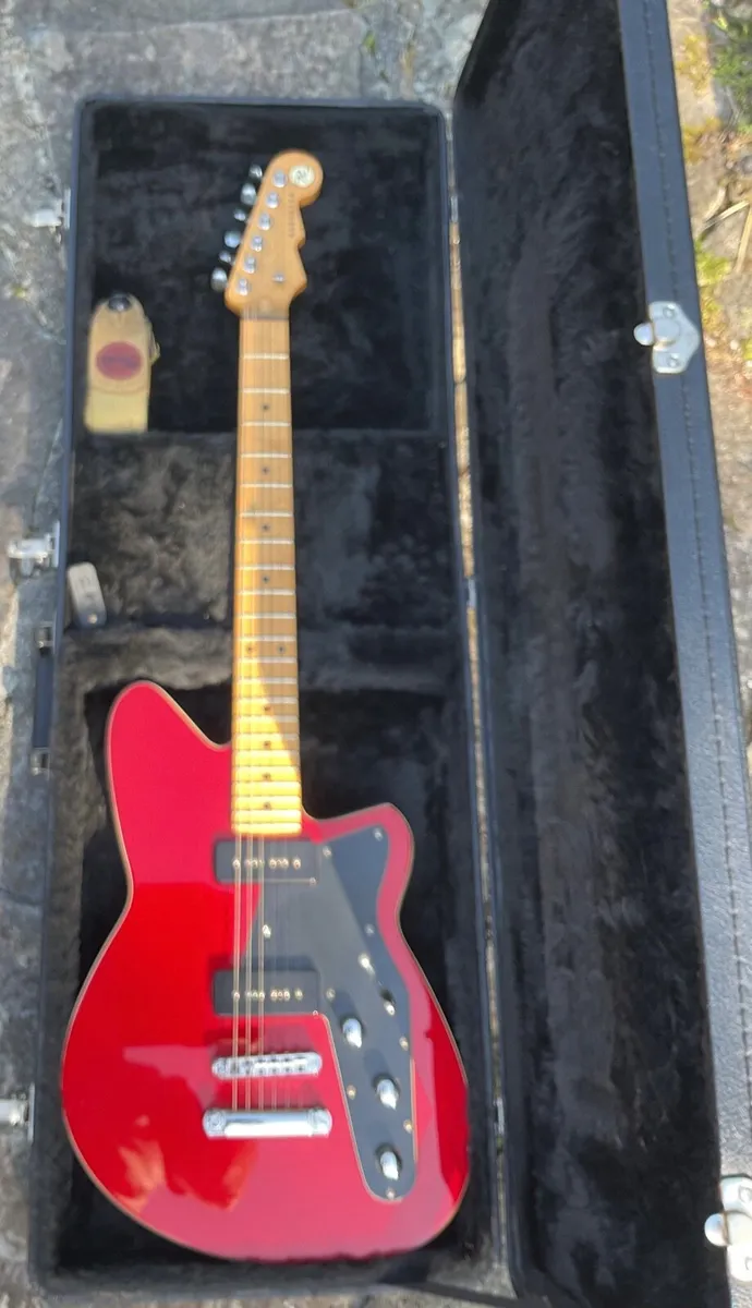 Guitar - Image 2