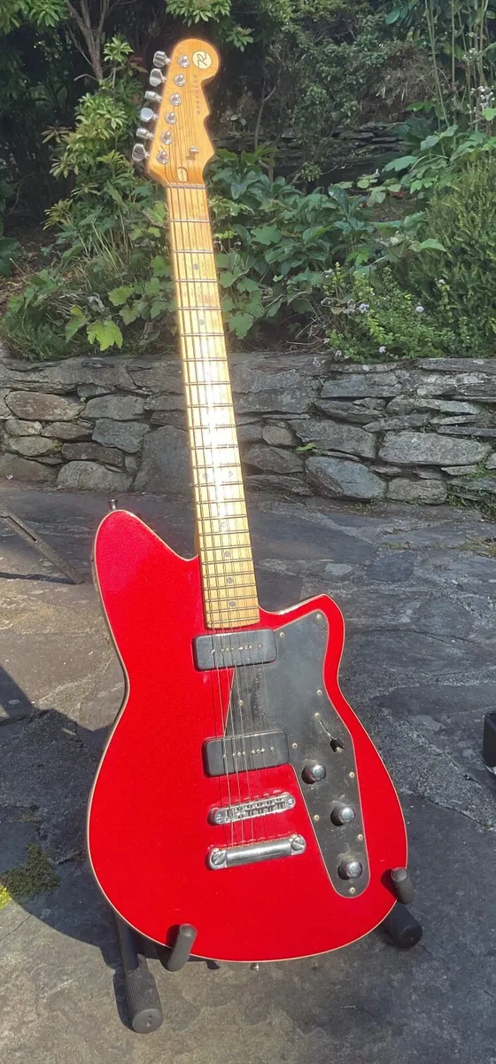 Guitar - Image 4