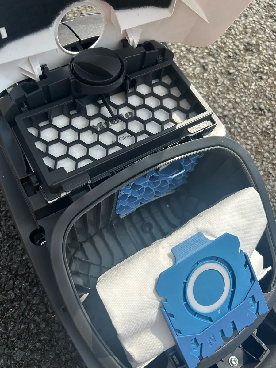 Miele C-1 - Image 4