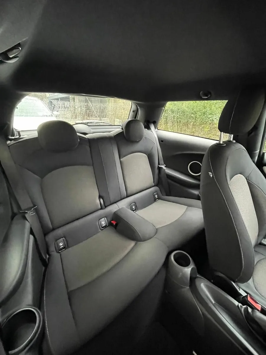 Mini Cooper 2015 - Image 2