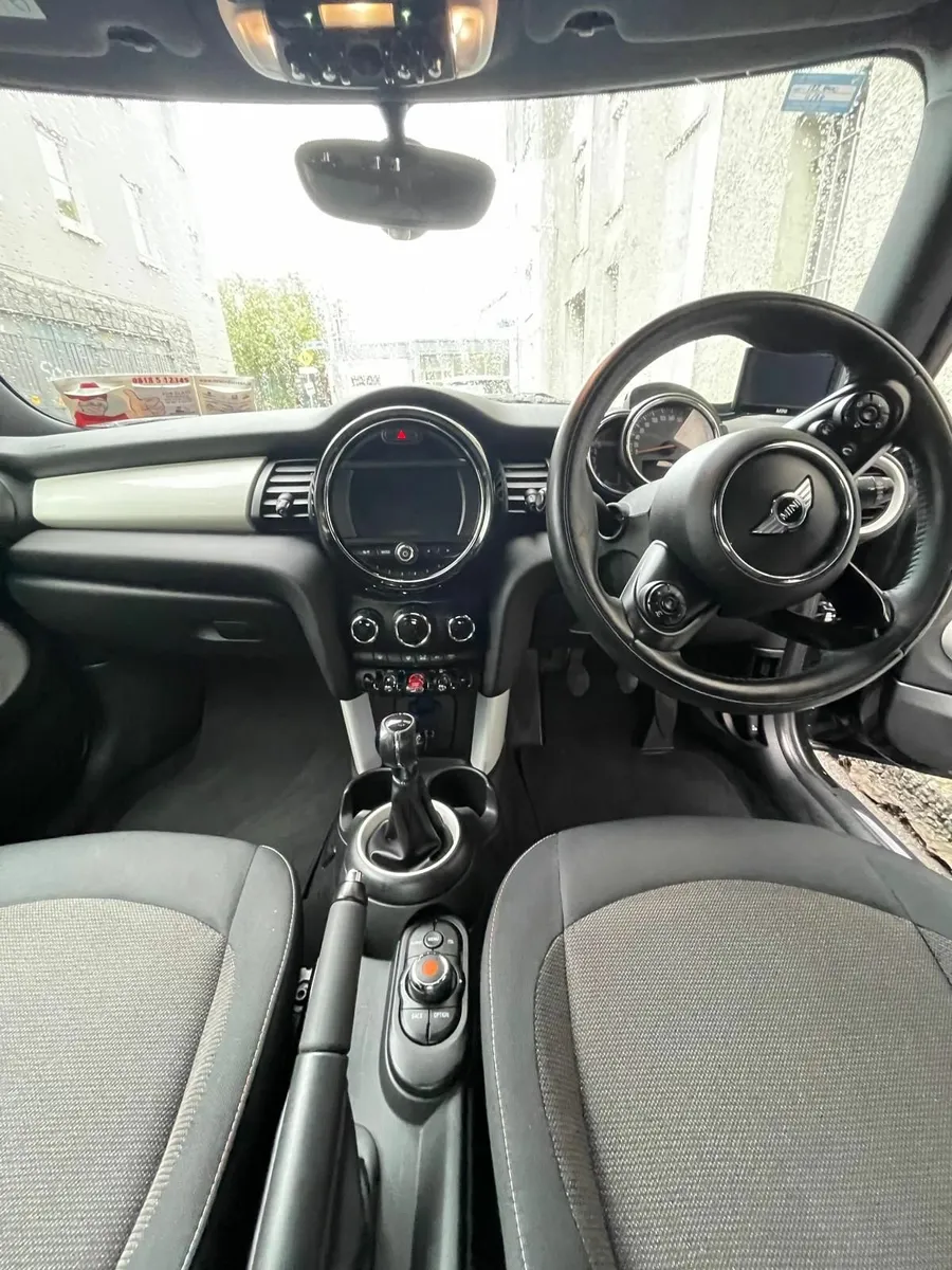 Mini Cooper 2015 - Image 4