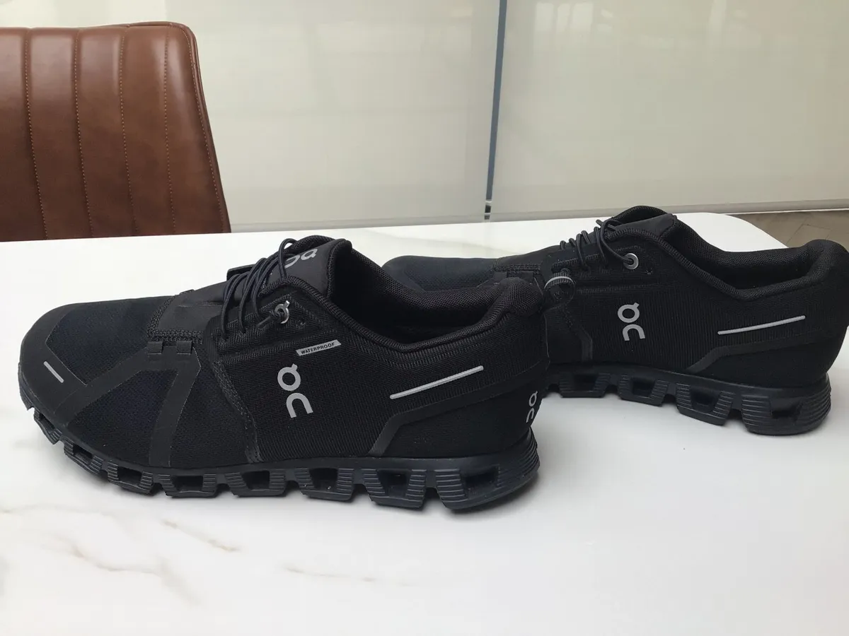 Men’s / Boy’s Trainers - Image 1