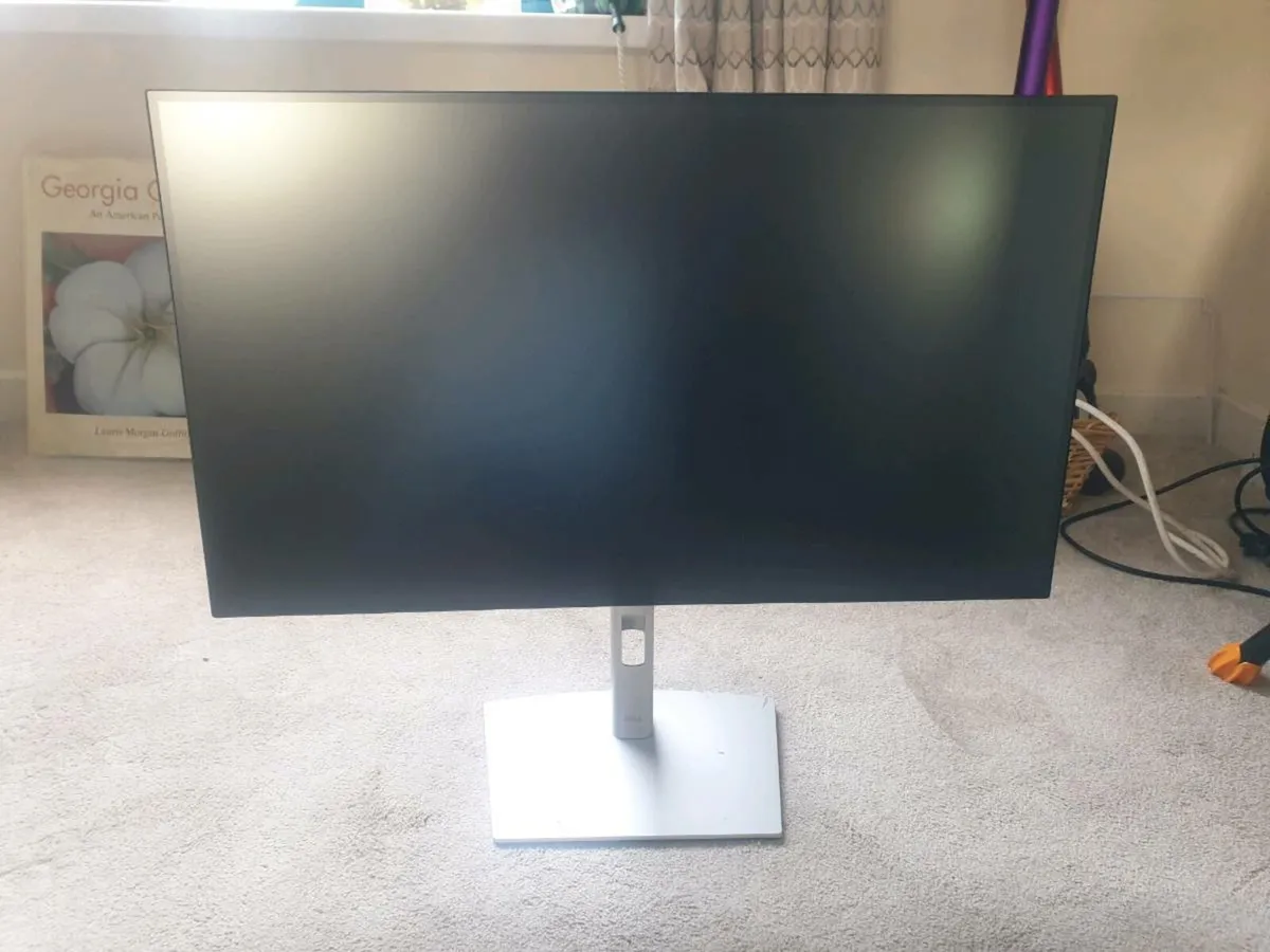 Dell UltraSharp 27 USB-C Hub Monitor - U2722DE - Image 1