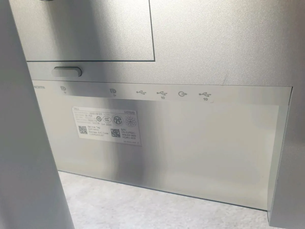 Dell UltraSharp 27 USB-C Hub Monitor - U2722DE - Image 4