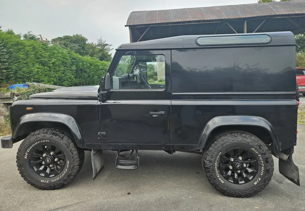 Land Rover Defender 2007 - Image 1