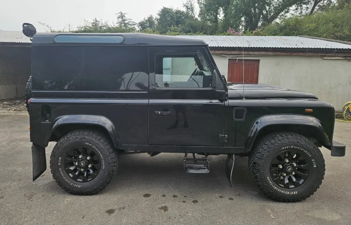 Land Rover Defender 2007 - Image 2