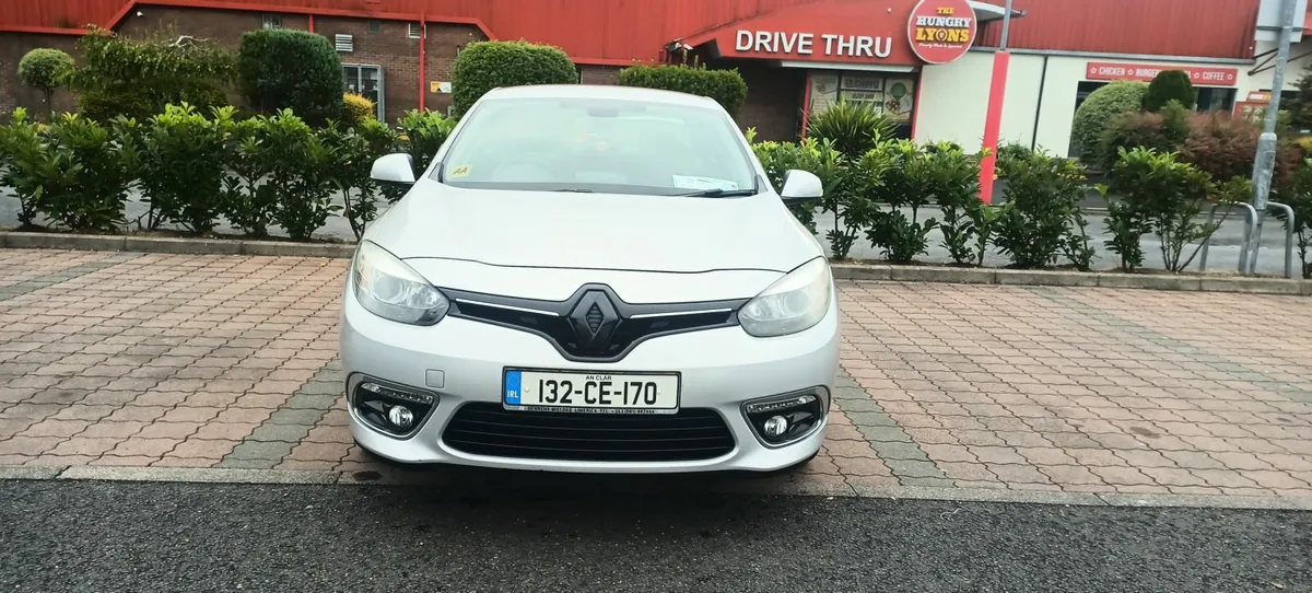 2013 Renault Fluence Auto low milage - Image 3