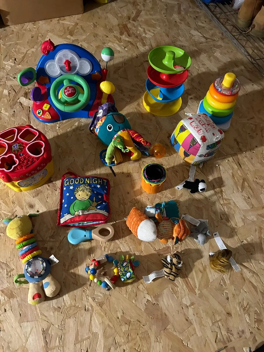 Selection of baby/toddler toys - Image 1