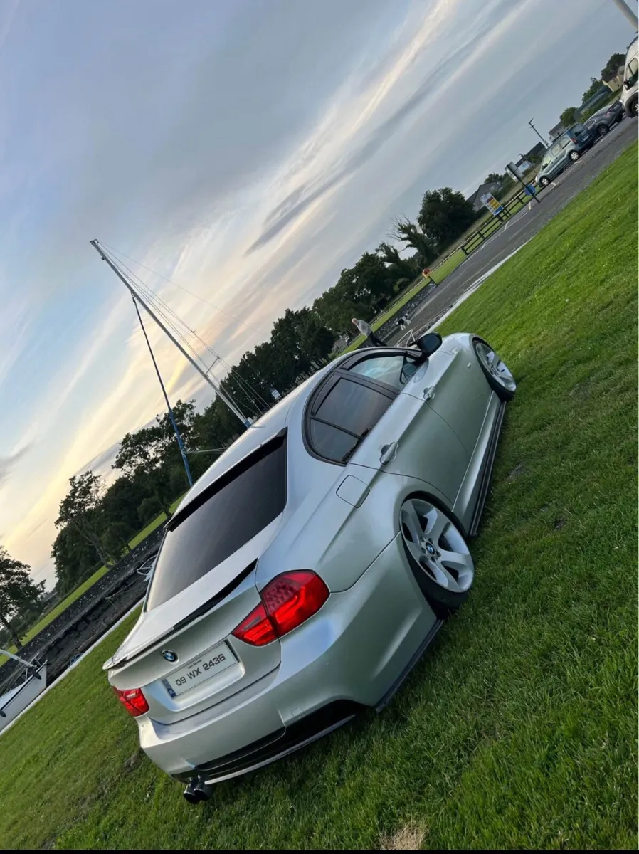 BMW 3-Series 2009 - Image 1
