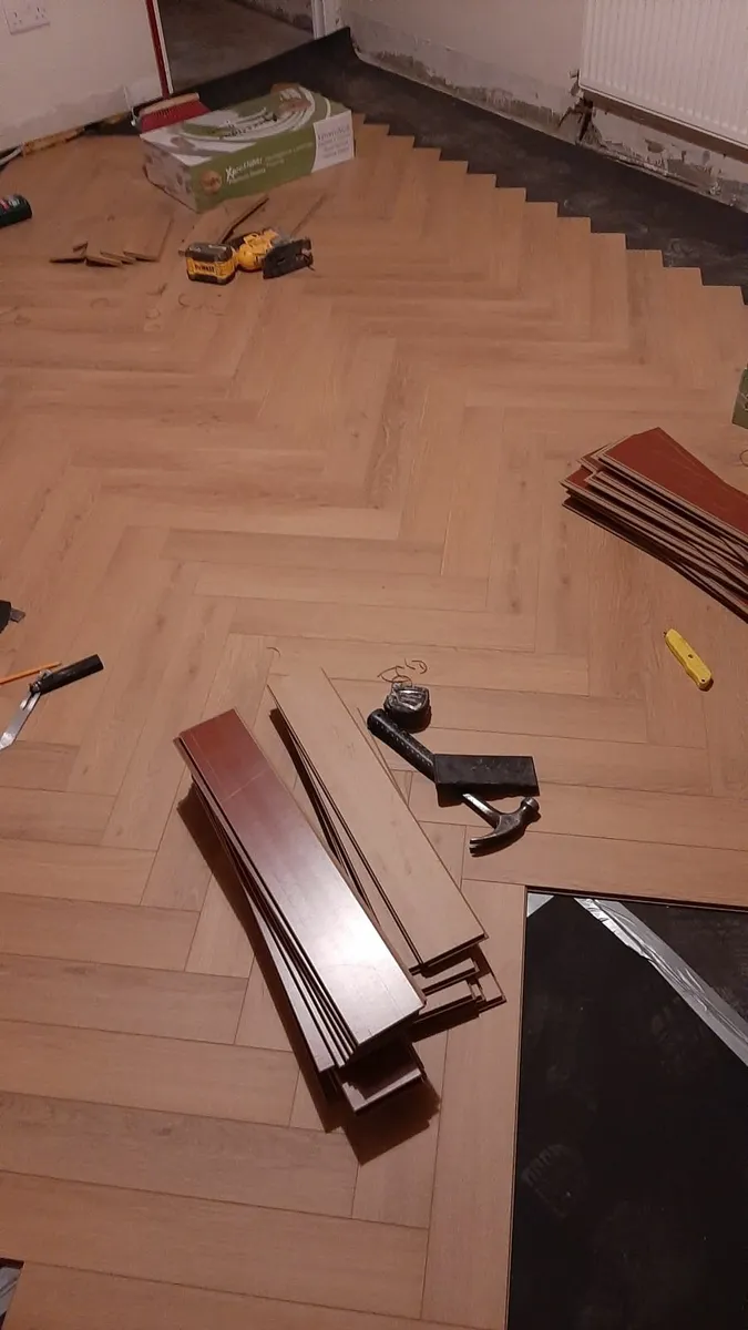 Laminate floor fitter - Image 2