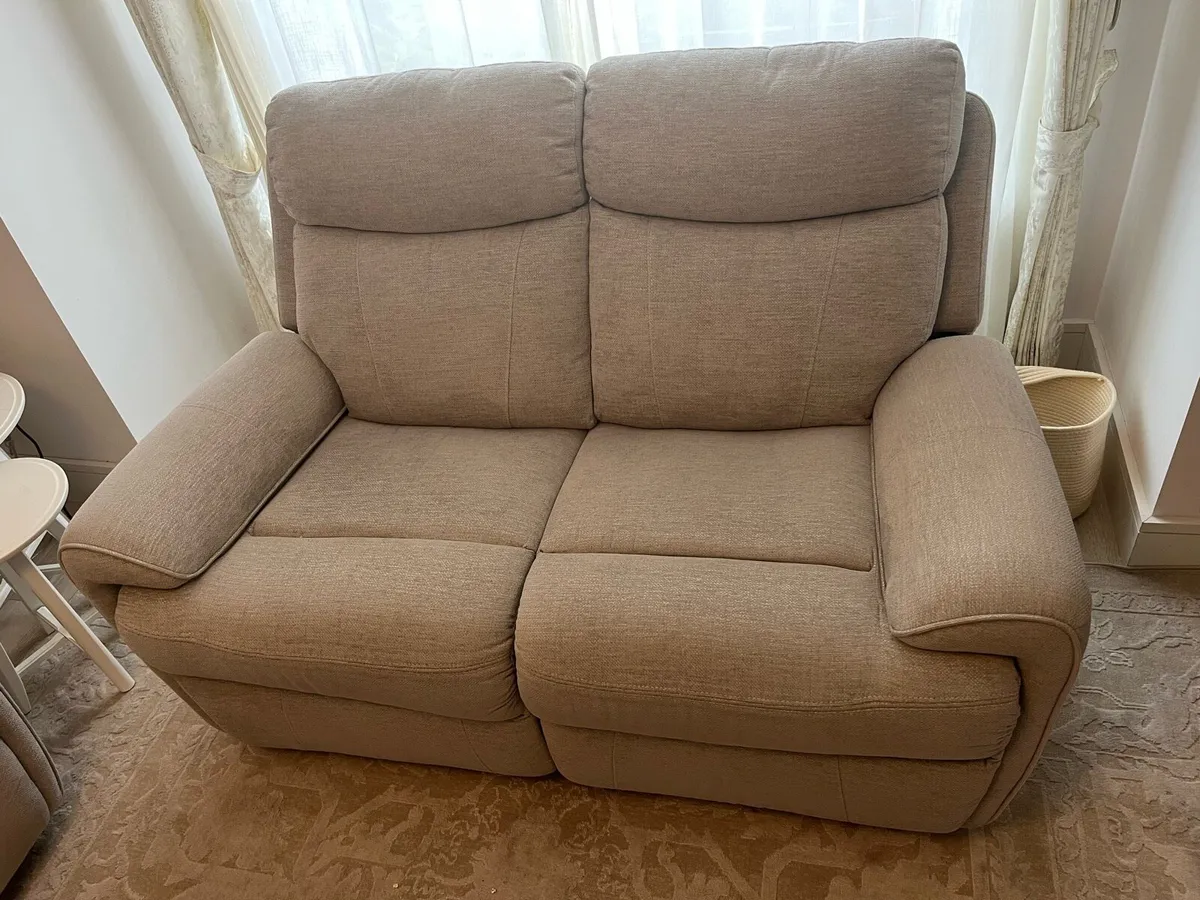 🔥 Sofa Set for Sale – Recliners, Like New 🔥 - Image 3