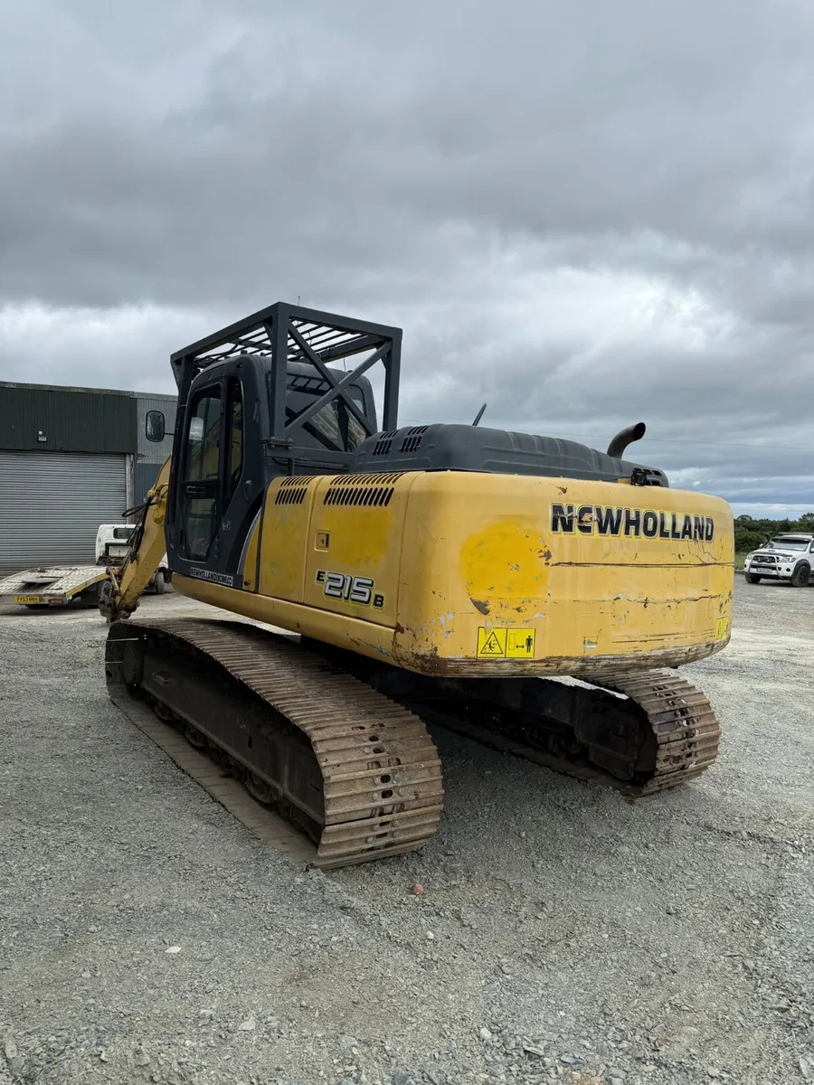 New Holland E125b Digger 21 Ton - Image 2