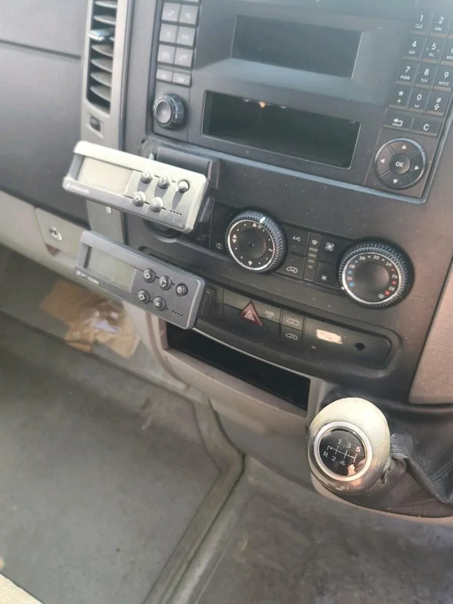 Mercedes - Image 3