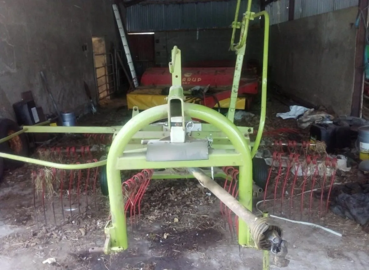 Claas 380 single rotor rake - Image 3