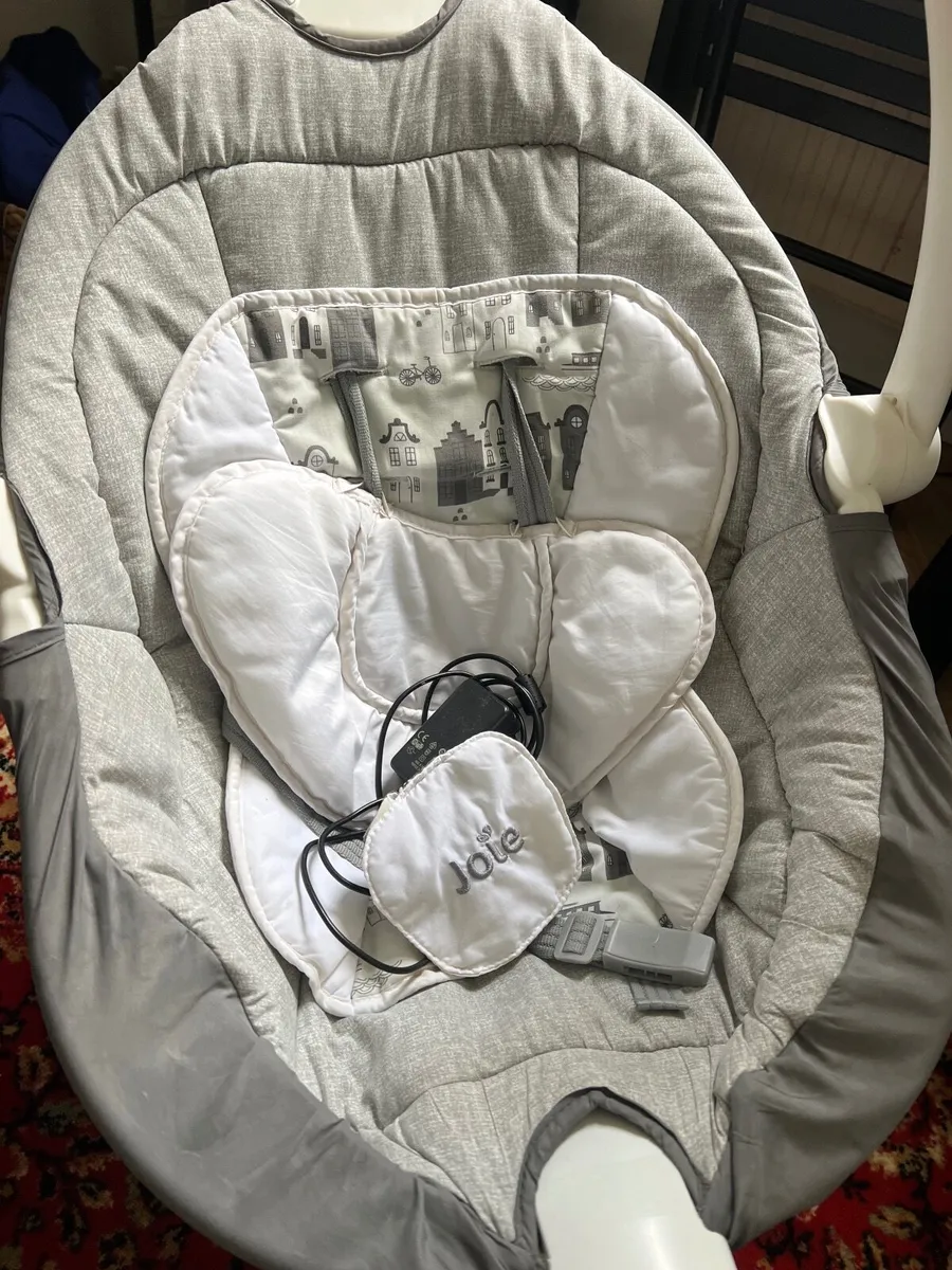 Baby swing/rocker - Image 4