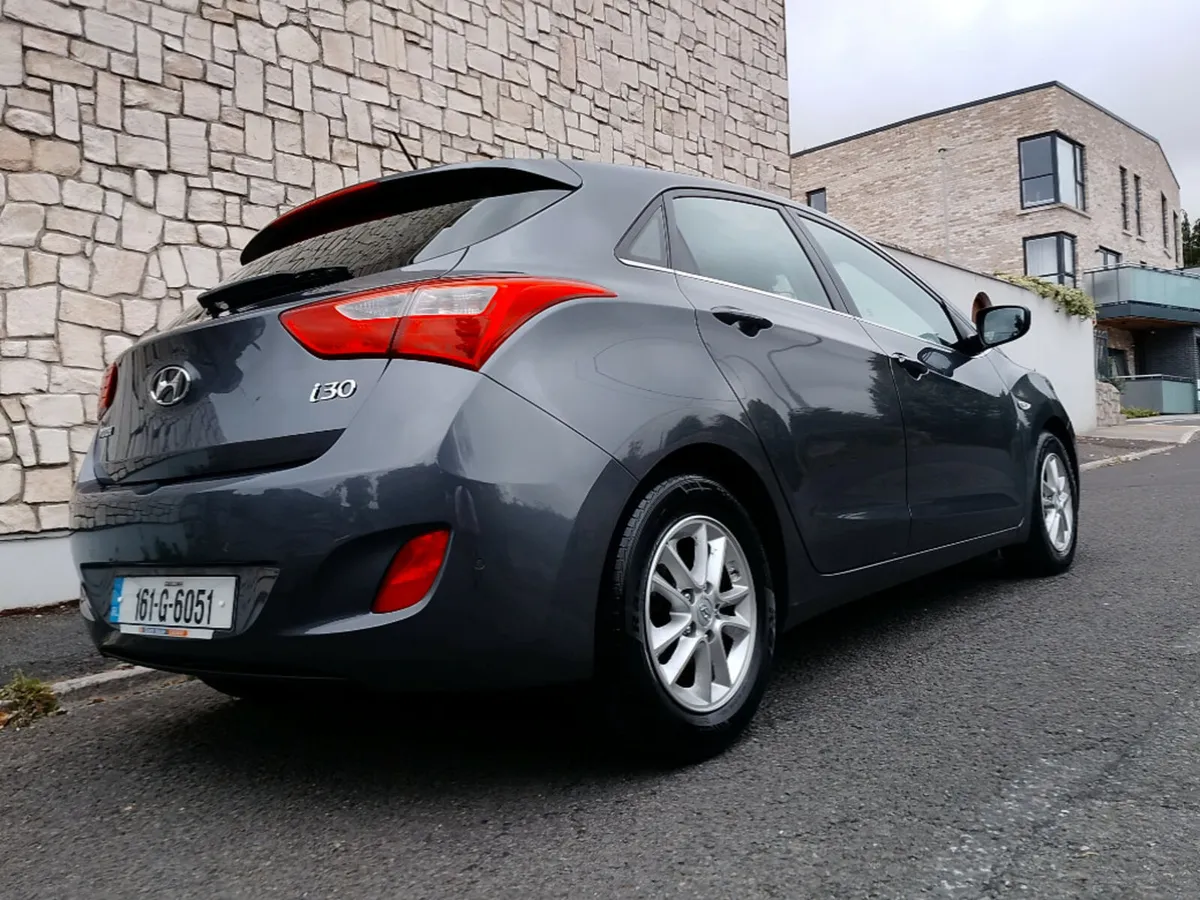 Hyundai i30 SE B/D 110PS 5DR - Image 3