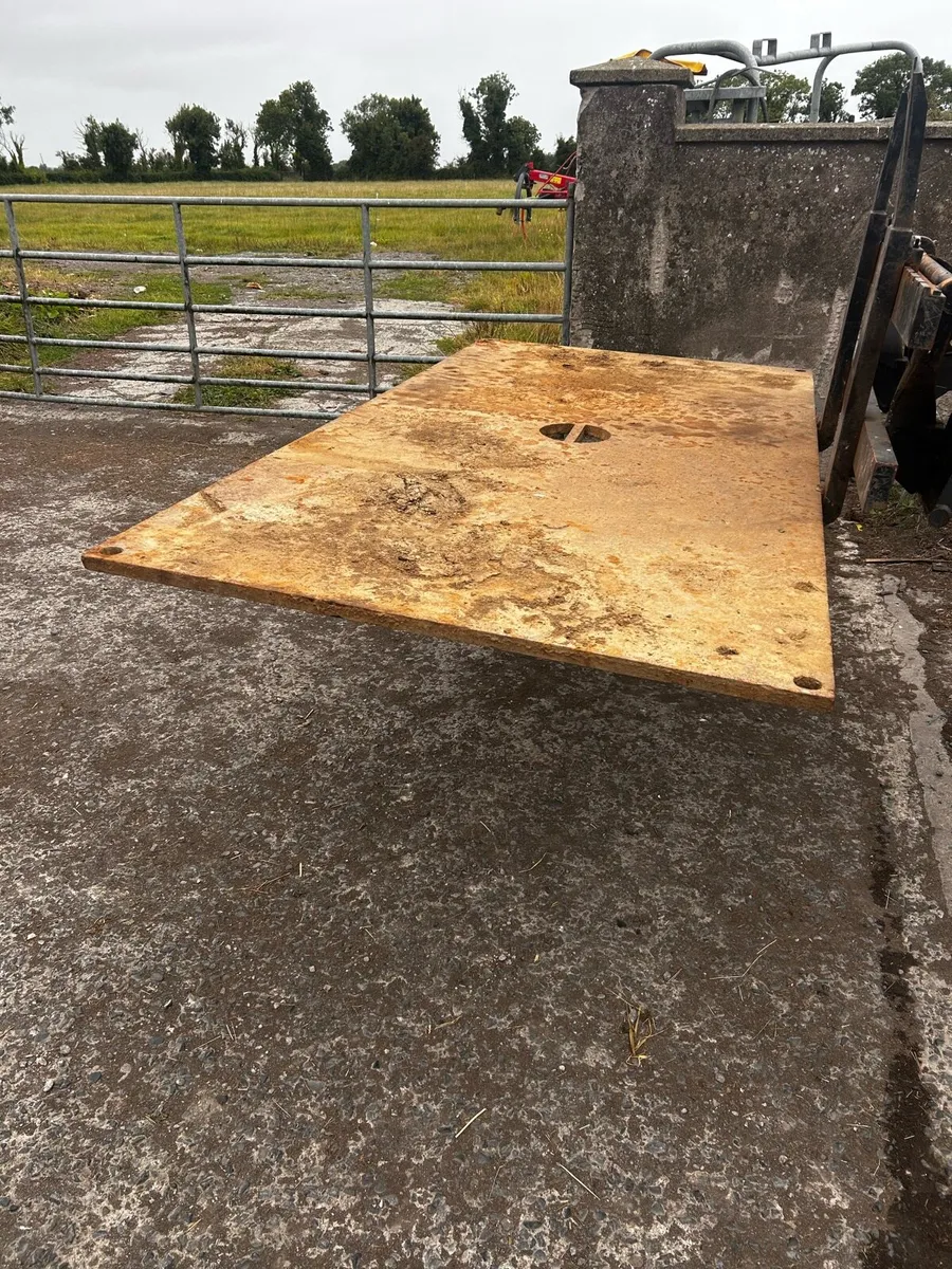 Road Plates - Image 1