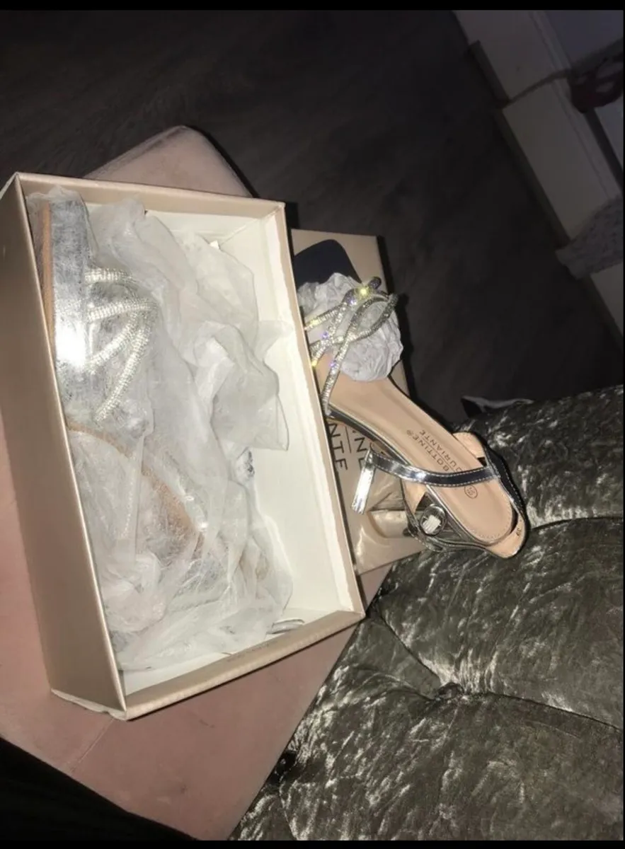 High heels - Image 1