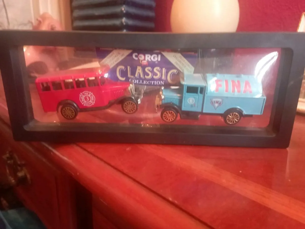 VINTAGE CORGI CLASSIC CAR COLLECTION - Image 1