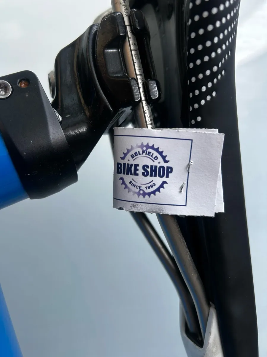 Giant Defy Aluxx - Road Racing Bike - Image 2