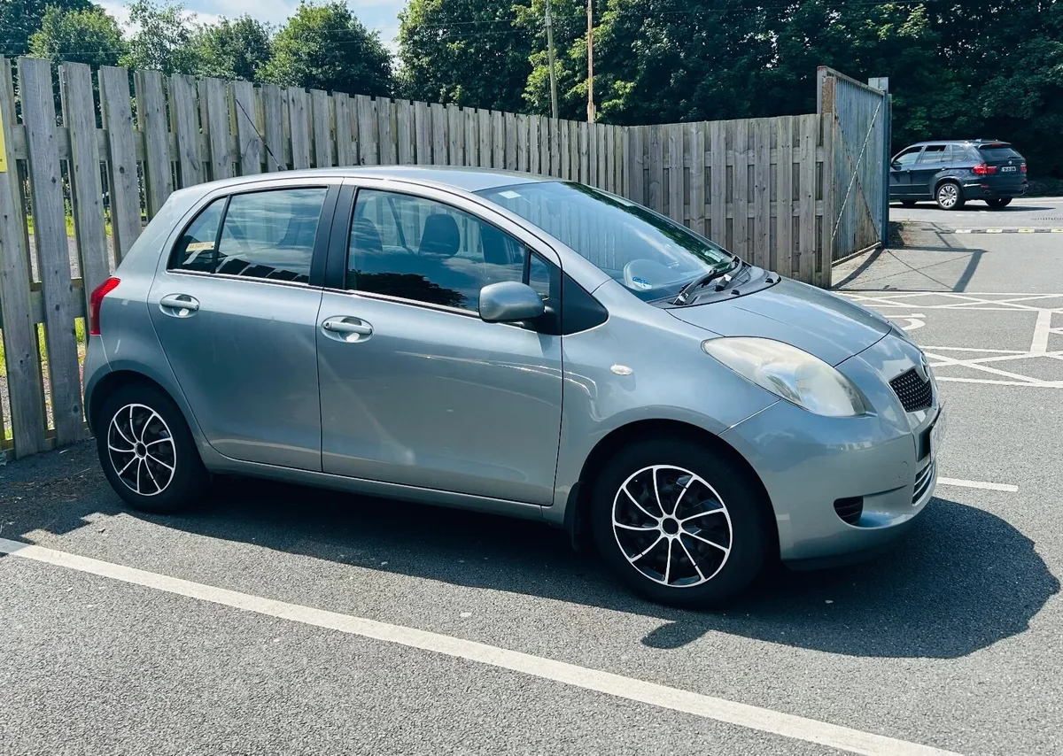 Toyota Yaris 2007 - Image 1