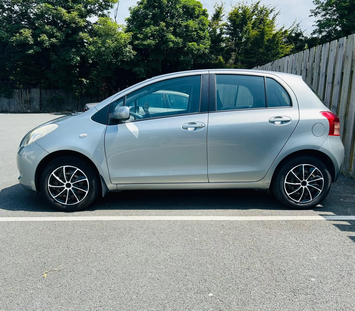 Toyota Yaris 2007 - Image 2