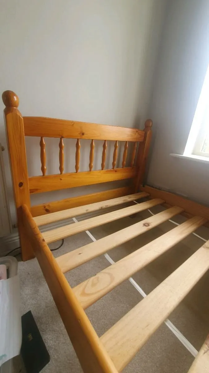 Single bed wooden like new - Image 1