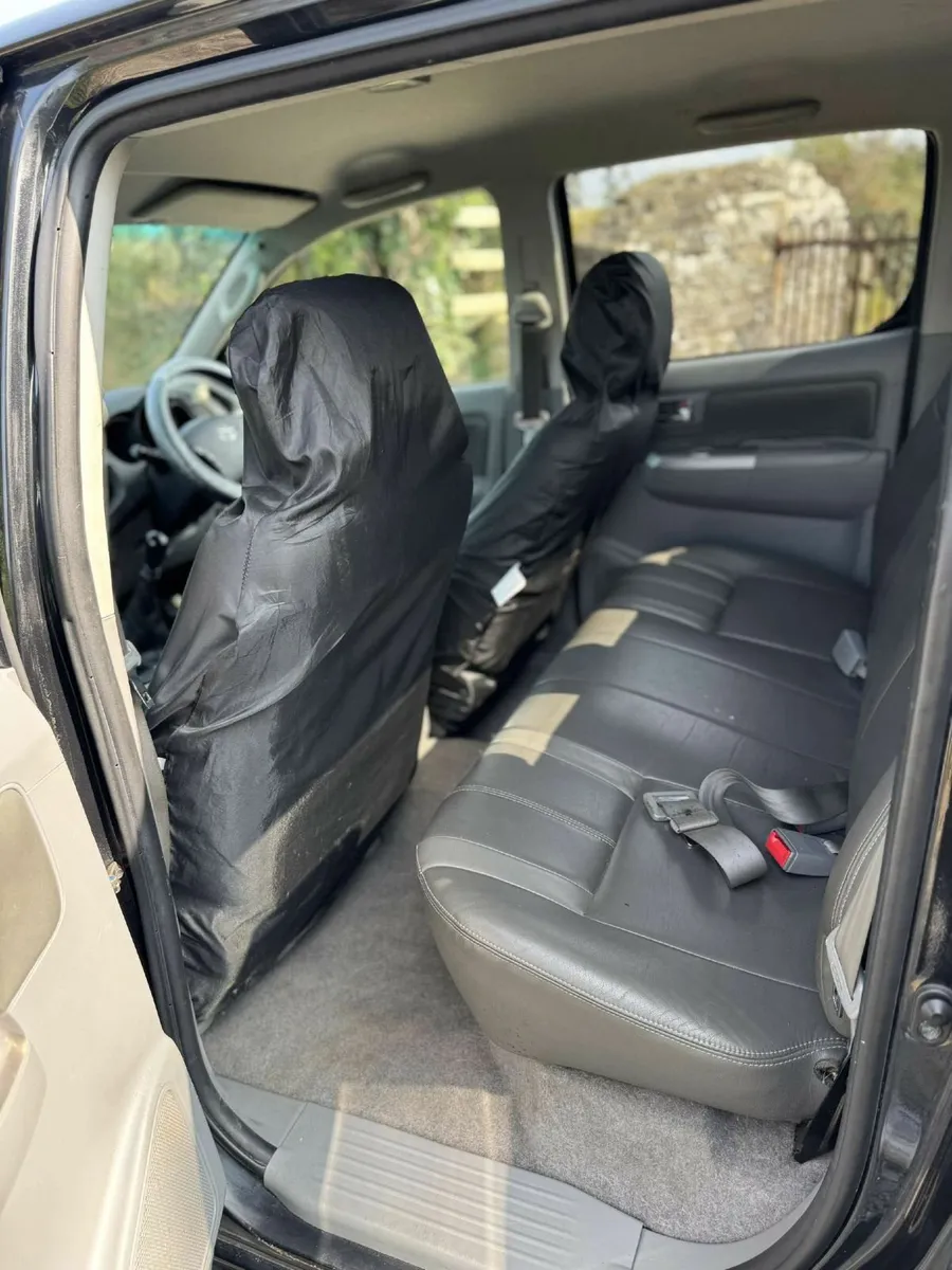 Toyota Hilux 2011 - Image 4