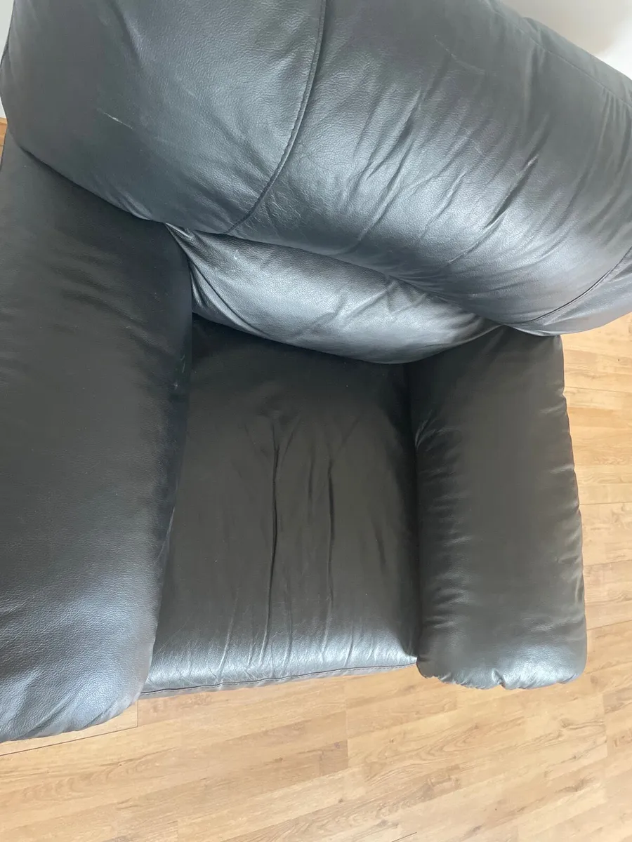 Black suite 3/1/1 - Image 3