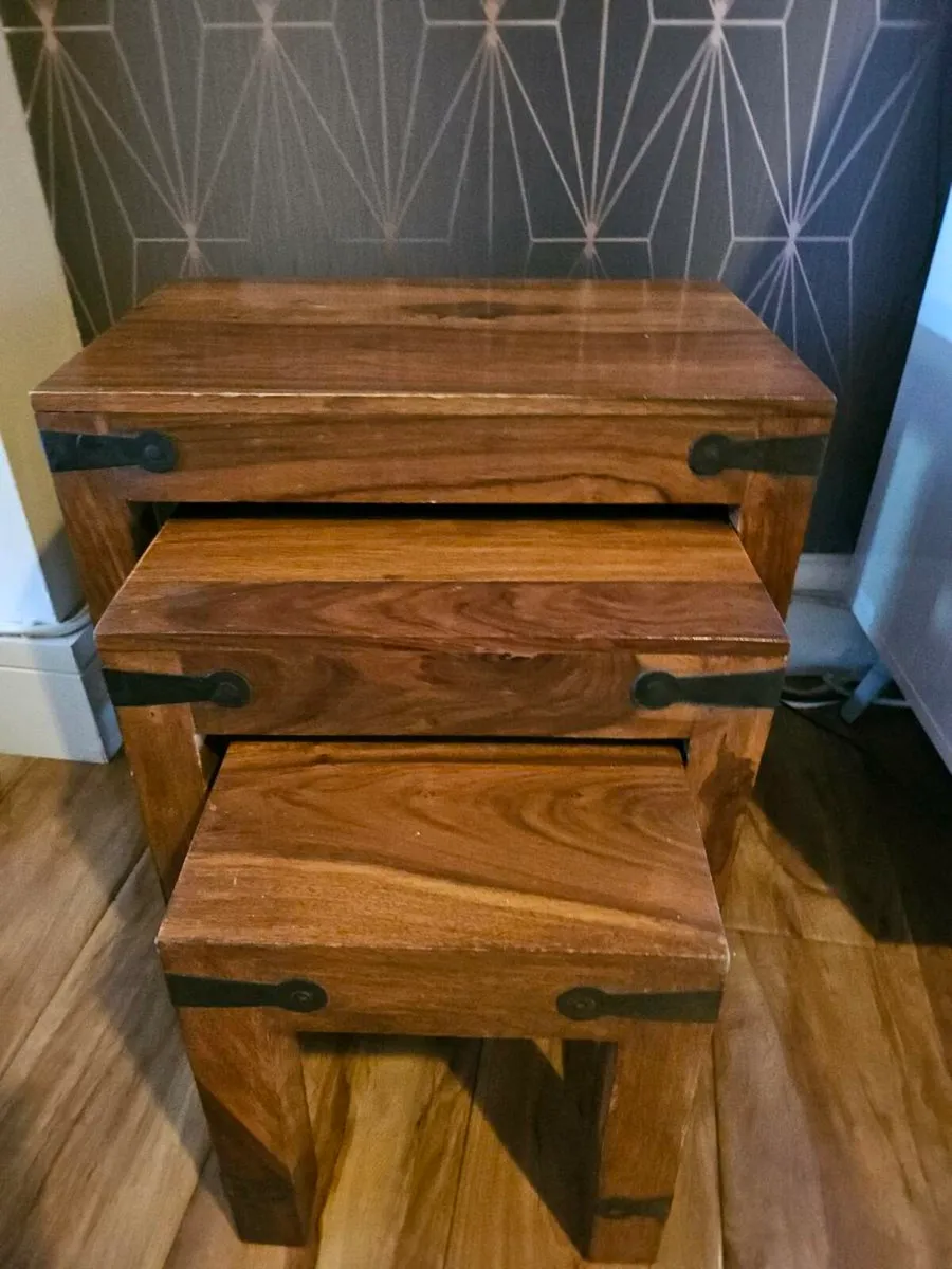 Nest of tables - Image 1