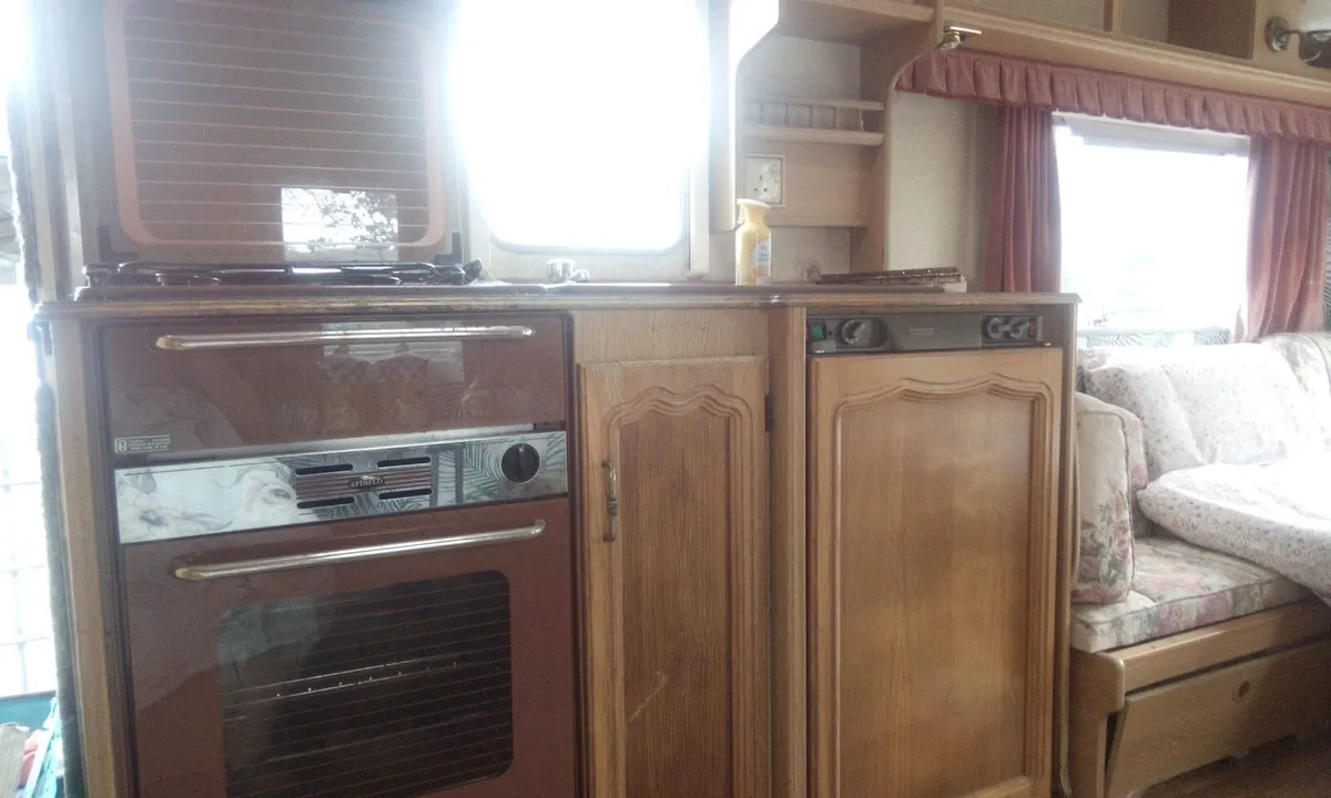 Caravan - Image 4