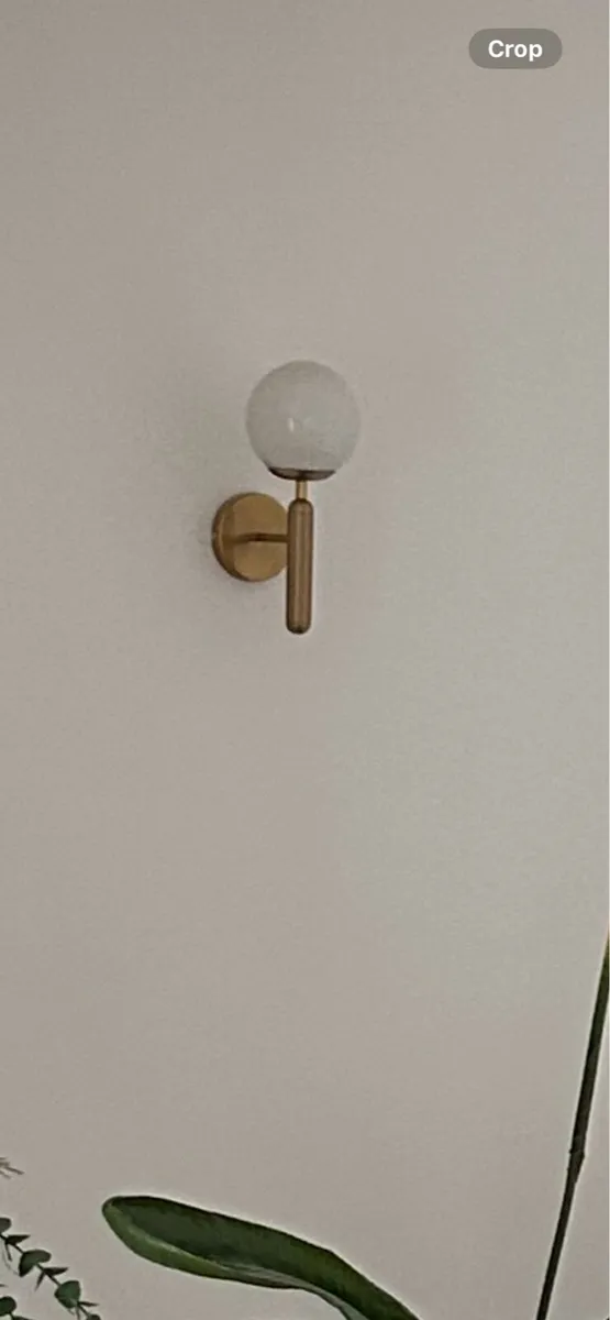 2 Wall lights