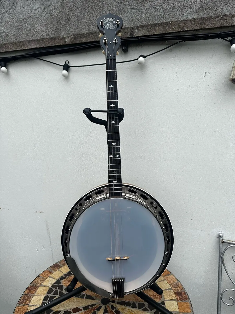 Deering Deluxe Tenor Banjo - Image 1
