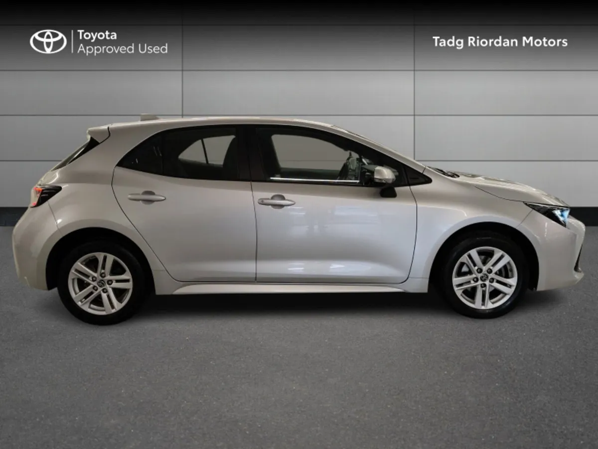 Toyota Corolla 1.2T LUNA H/B - Image 3