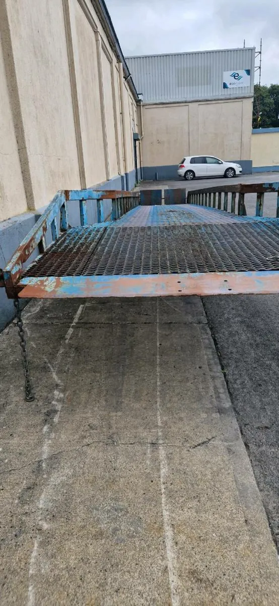 Container loading ramp - Image 2