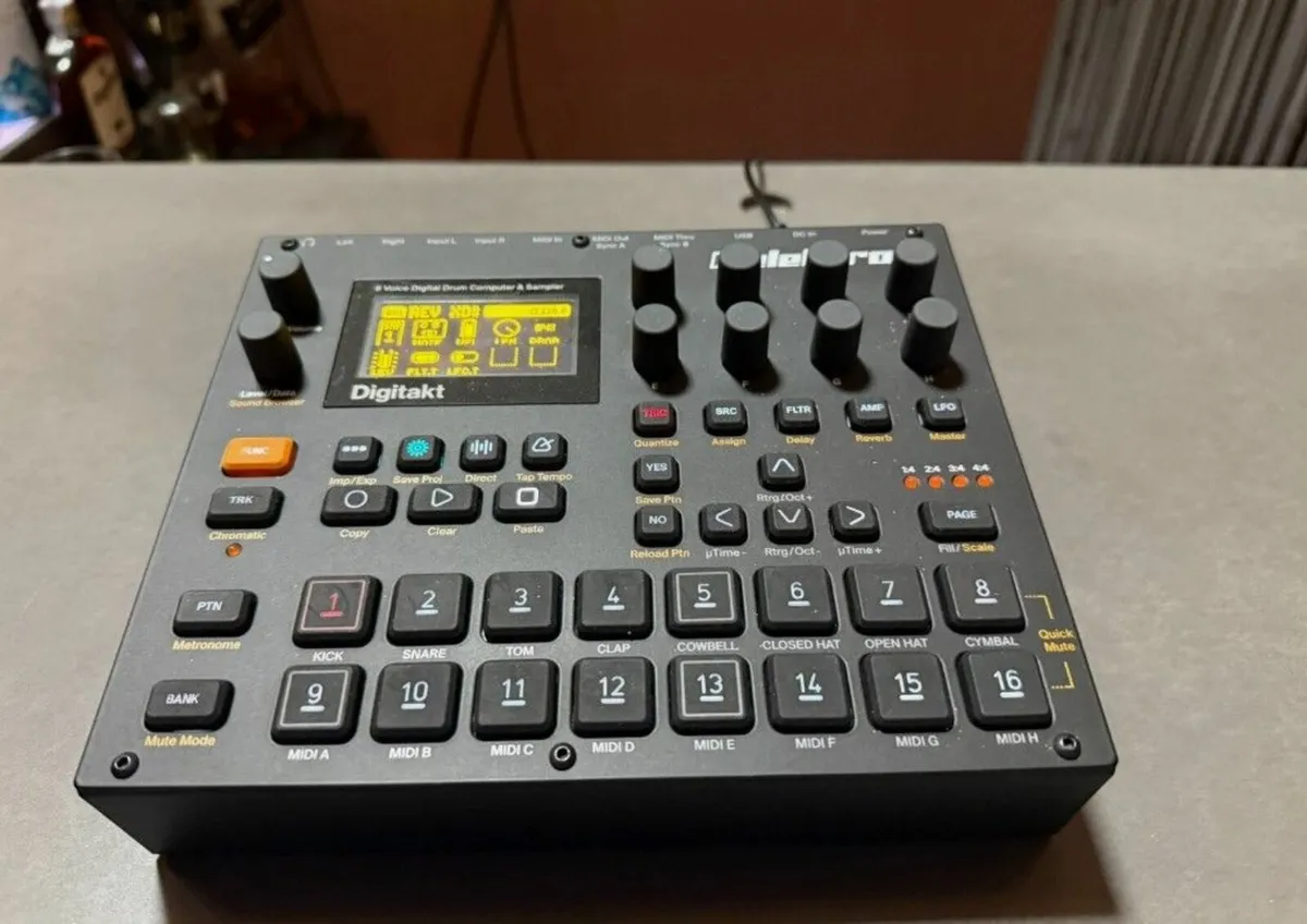 Elektron Digitakt 8 voice digital drum computer - Image 1