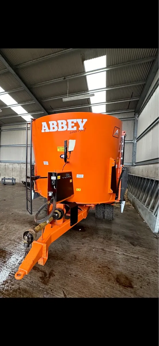 Abbey tub feeder - Image 3