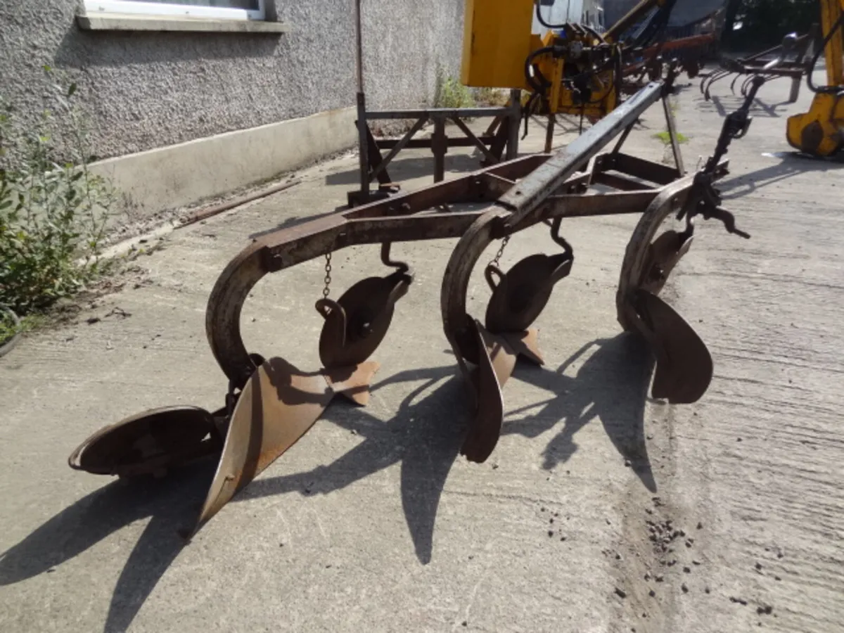 Massey Ferguson 3 Furrow Conventional Plough - Image 3
