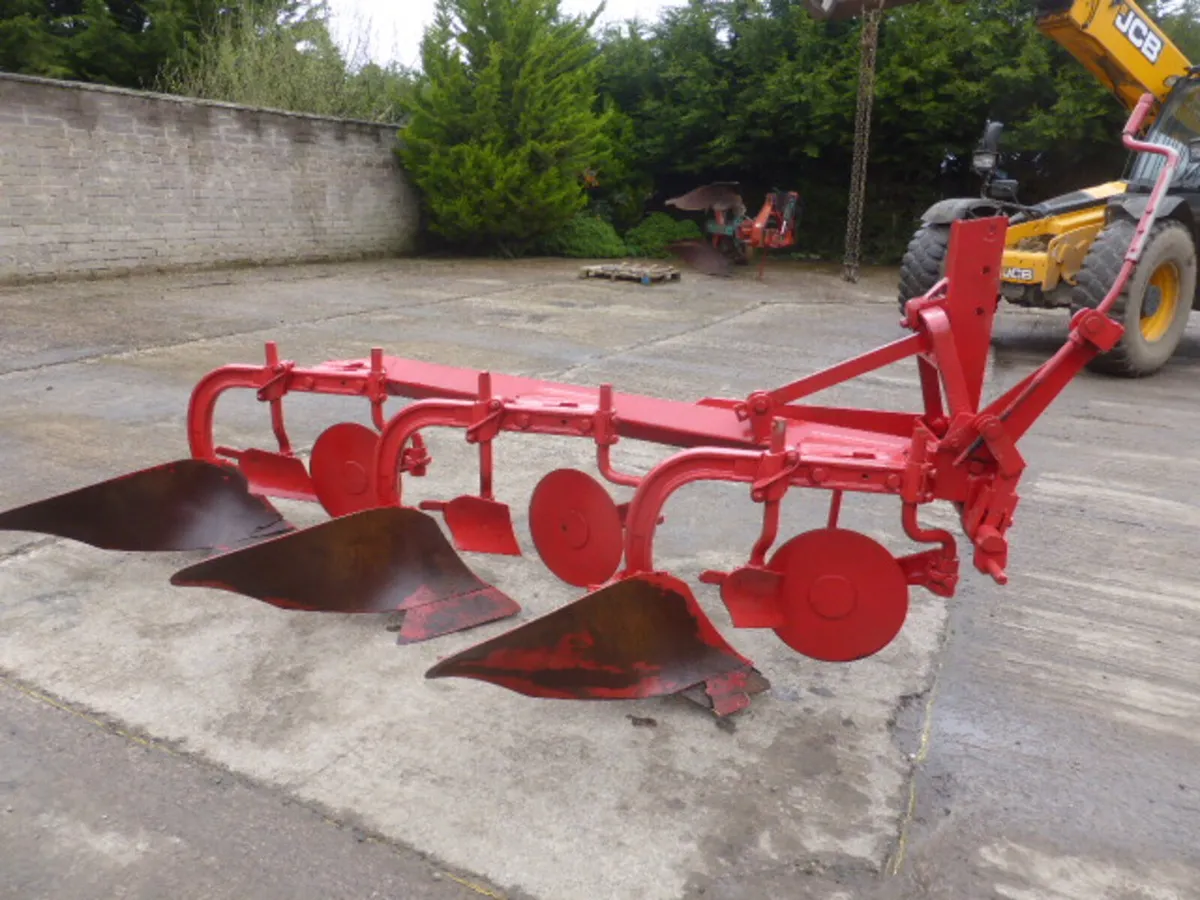 Massey Ferguson 3 Furrow Conventional Plough - Image 2