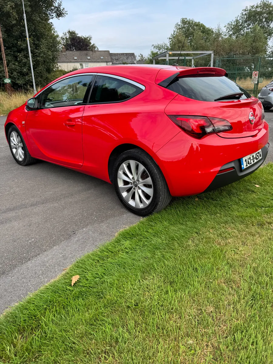 141 Opel Astra SRI GTC.. Luxury Interior.. Low KMs - Image 4