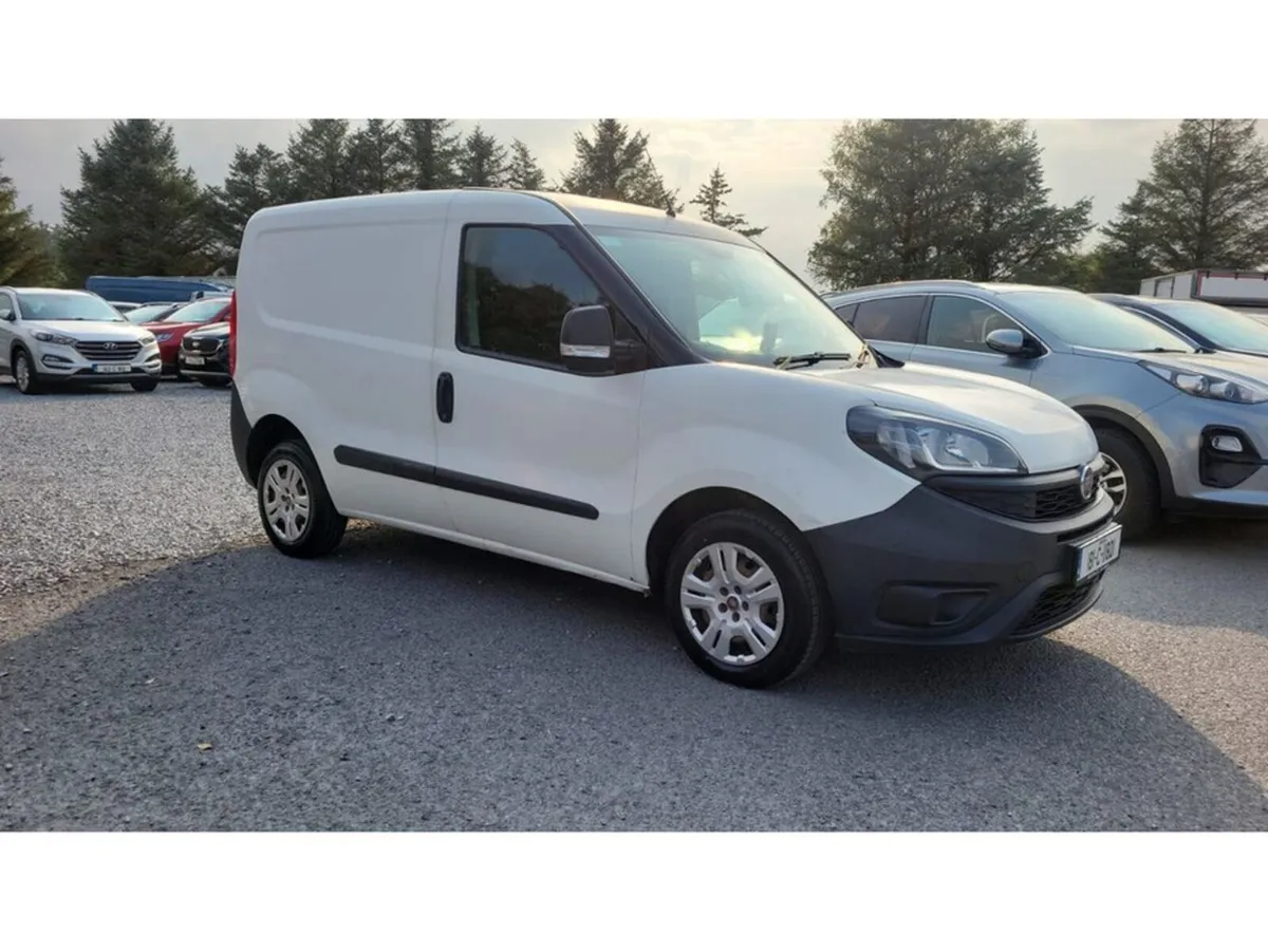 Fiat Doblo Cargo SWB 1.3 95HP E6 Mjii 2DR - Image 1