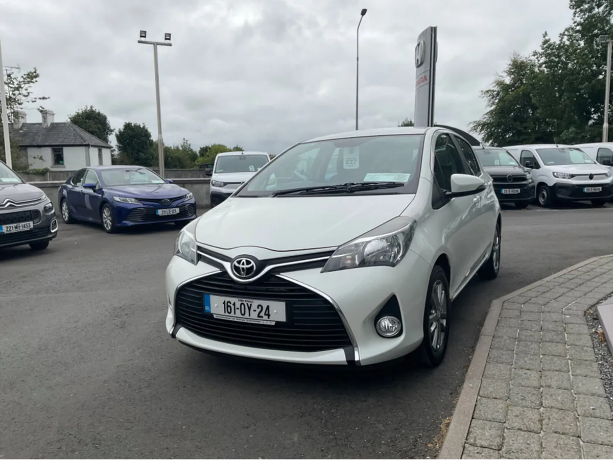 Toyota Yaris 1.0 LUNA 4DR - Image 1