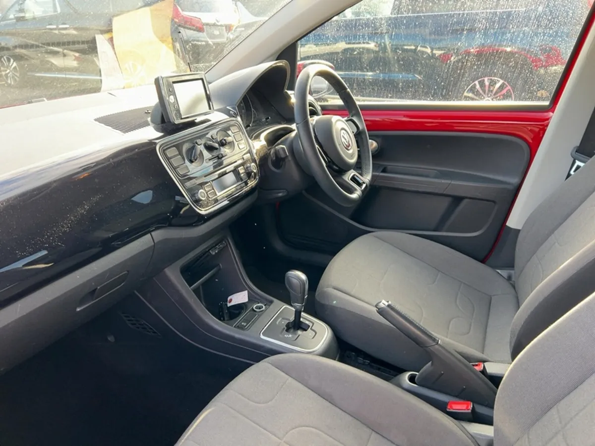 Volkswagen up! 1.0 PETROL AUTOMATIC 5DR - Image 3