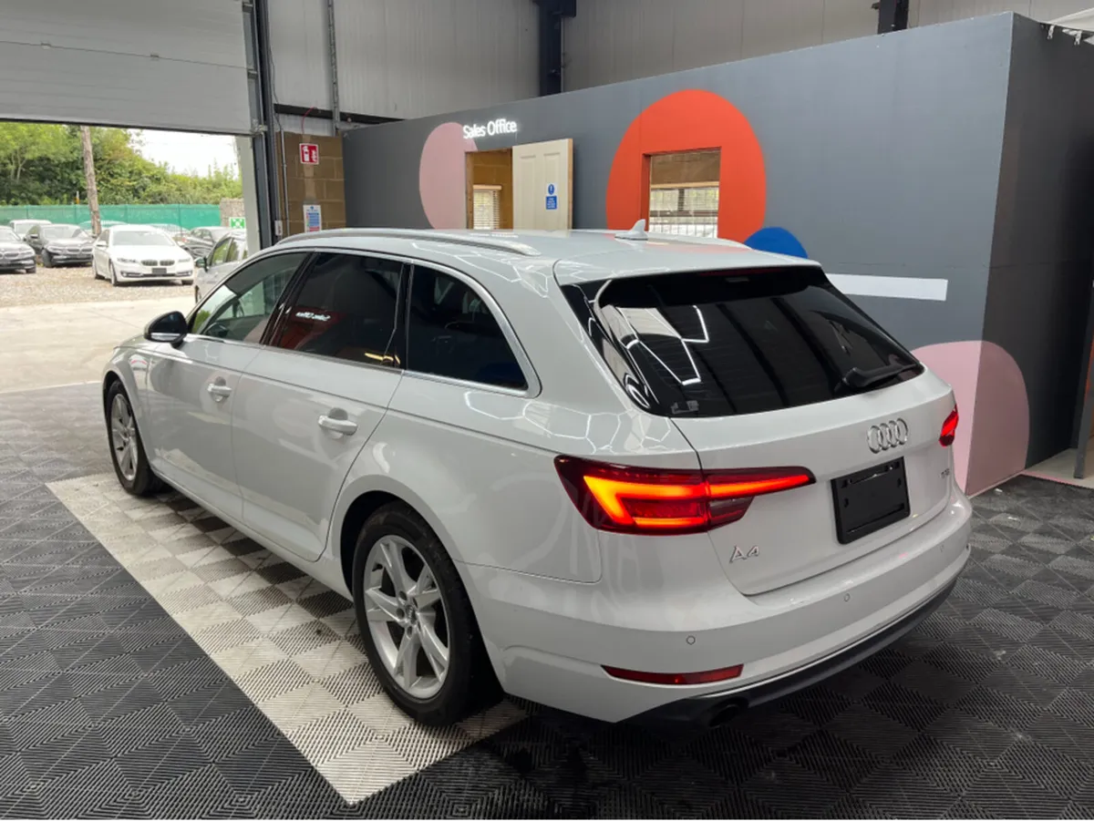 Audi A4 1.4 TFSI SPORT / 56k KMs / HEATED SEATS , - Image 4